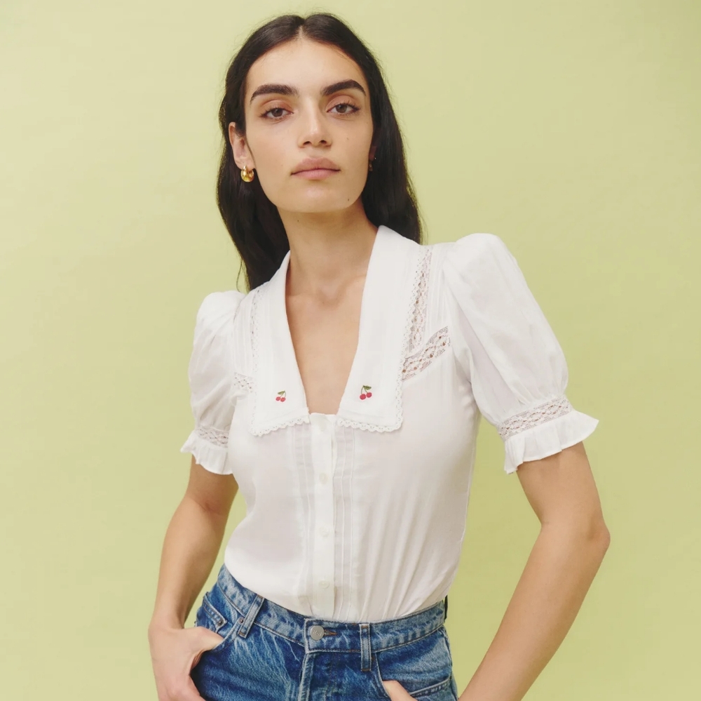 SUPER Rare Hara Top Blouse in Cherry Embroidery